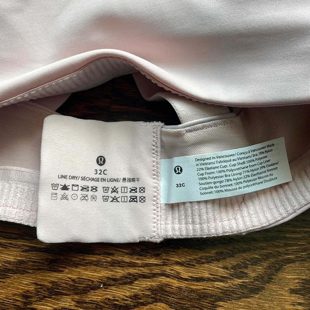 Lululemon sports bra